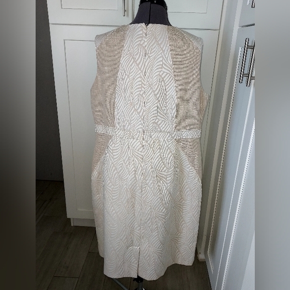 Elegant Cream Sleeveless Dress - Picture 3 of 5